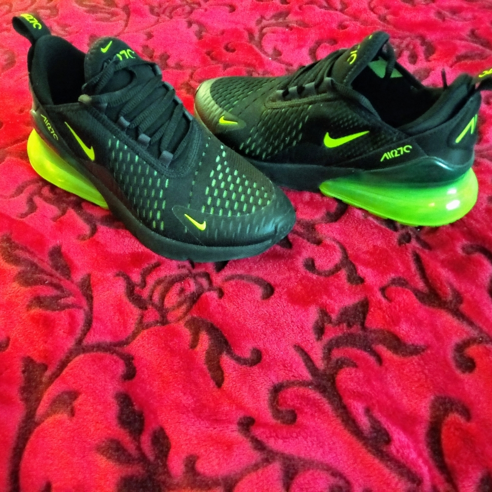 Women's shoes